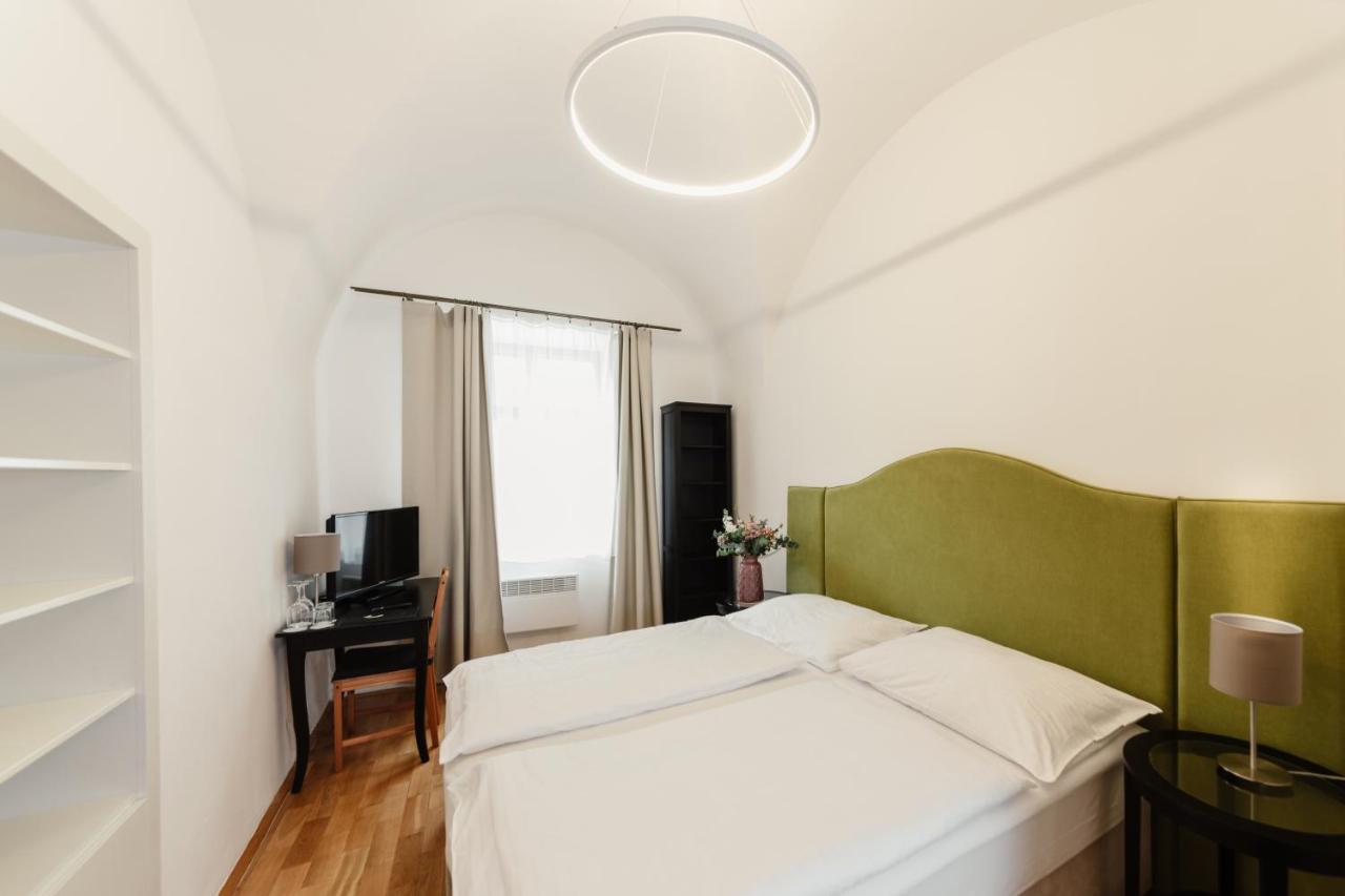 Penzion Austis Znojmo Extérieur photo