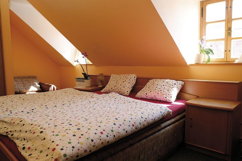 Penzion Austis Znojmo Extérieur photo