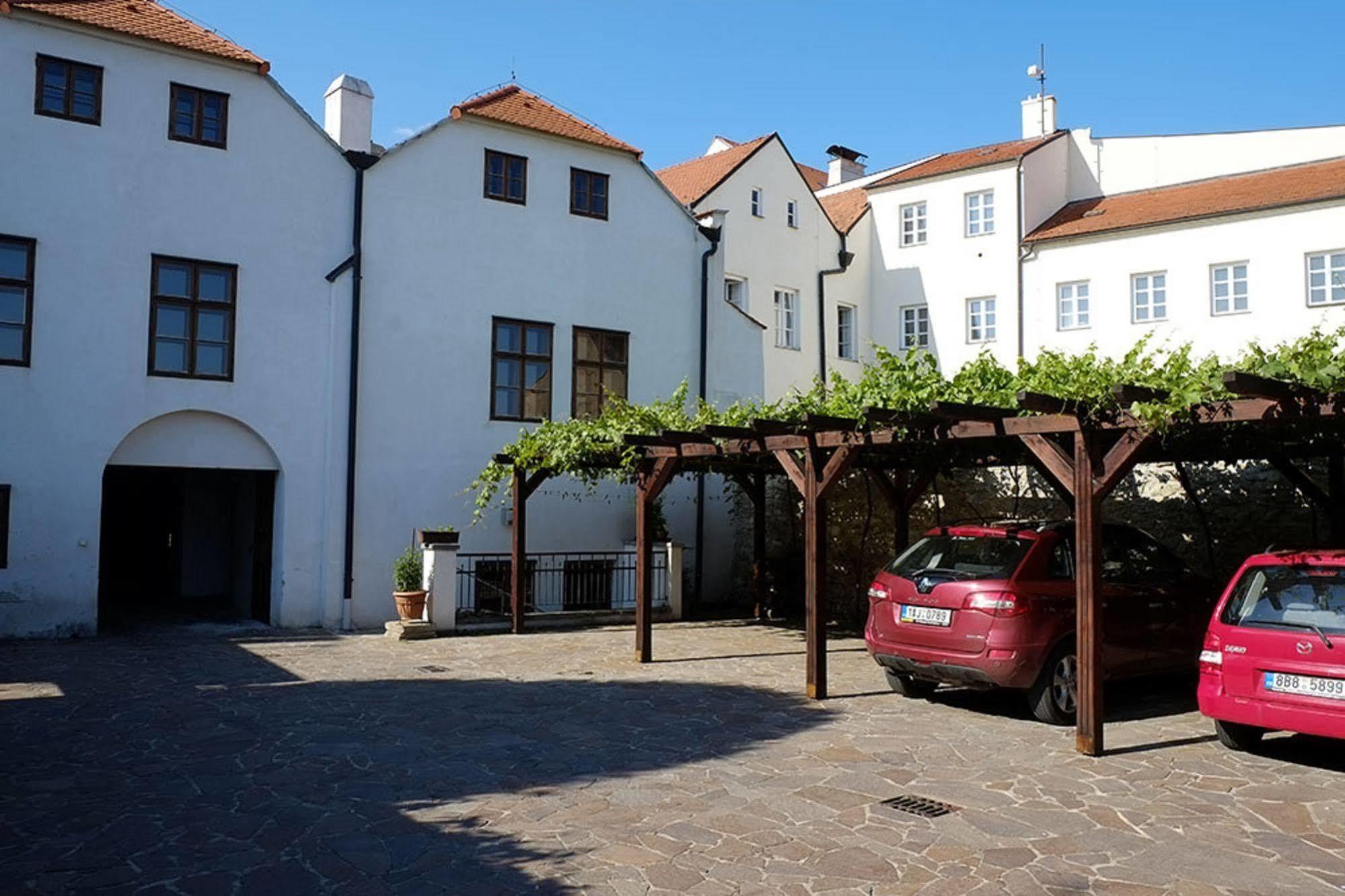 Penzion Austis Znojmo Extérieur photo